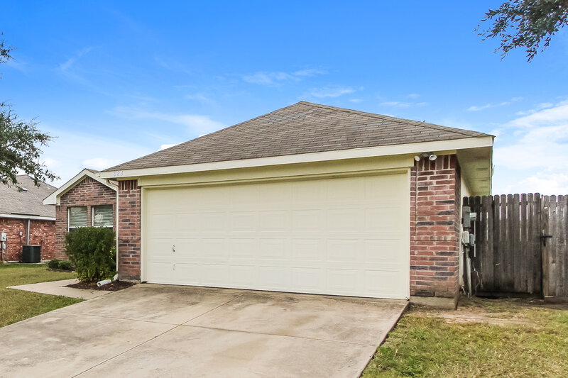 2,120/Mo, 824 Tiffany St Seagoville, TX 75159 Front View