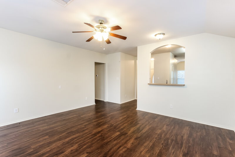 2,120/Mo, 824 Tiffany St Seagoville, TX 75159 Living Room View 3