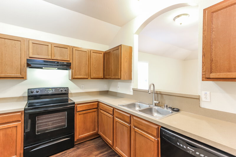 2,120/Mo, 824 Tiffany St Seagoville, TX 75159 Kitchen View