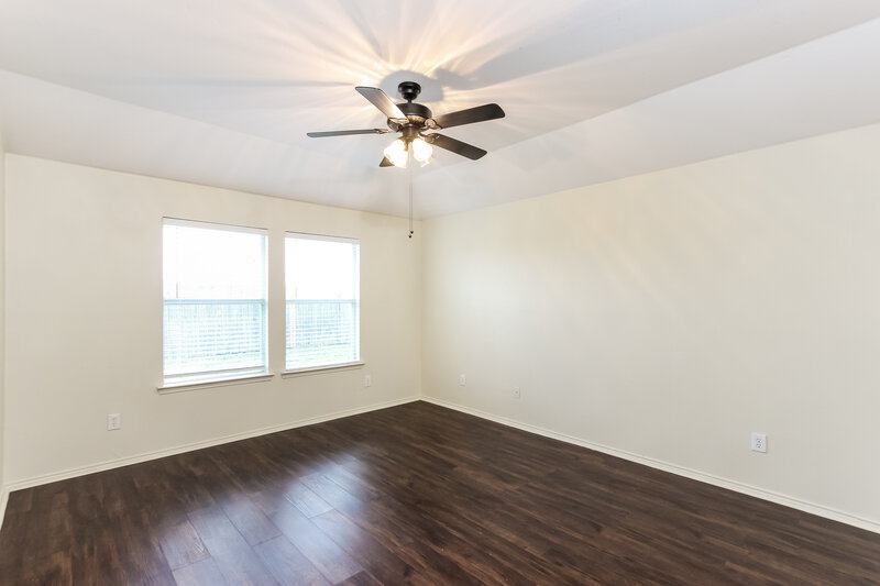 2,120/Mo, 824 Tiffany St Seagoville, TX 75159 Main Bedroom View