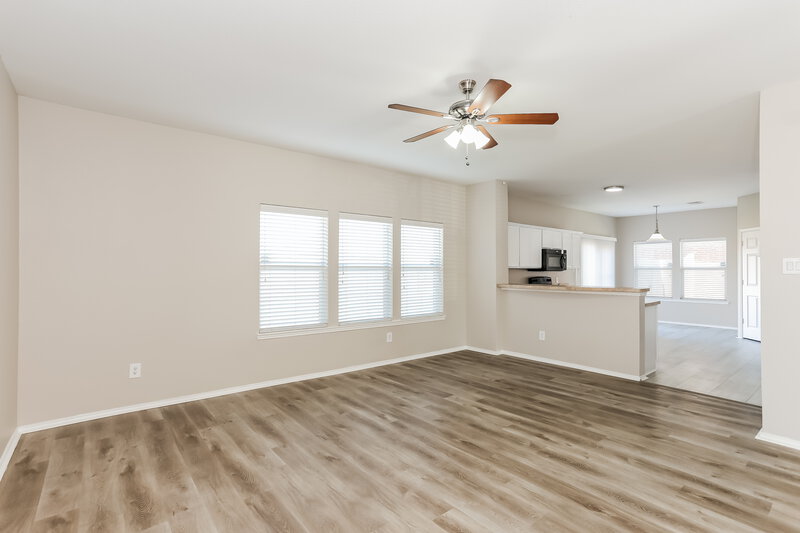 2,525/Mo, 6555 Portside Ridge Ln Dallas, TX 75249 Living Room View 2
