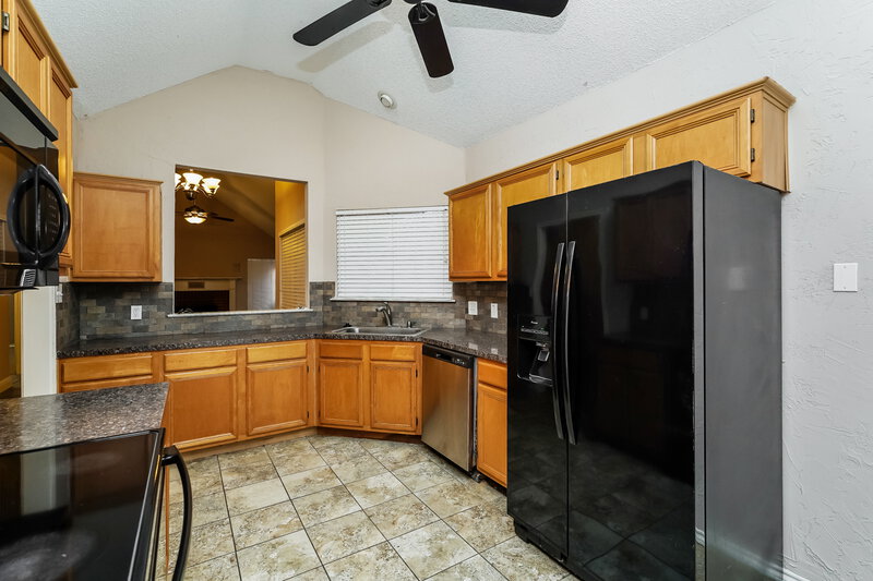 2,380/Mo, 952 Azalia Dr Lewisville, TX 75067 Kitchen View 2