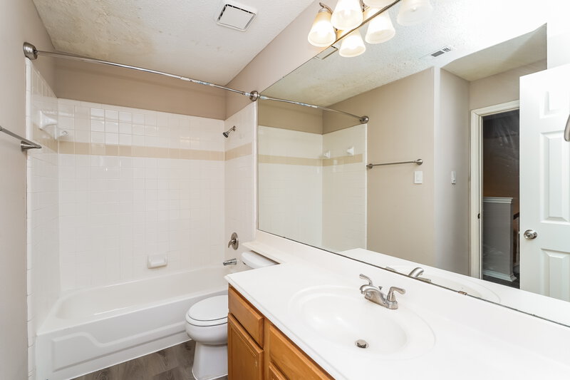 2,380/Mo, 952 Azalia Dr Lewisville, TX 75067 Bathroom View