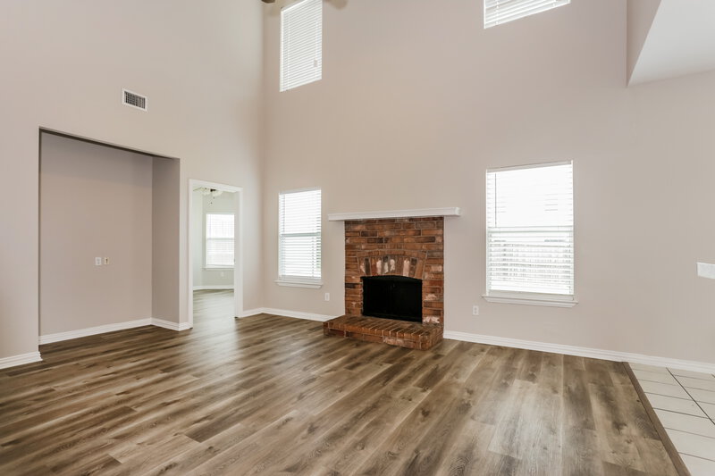 2,550/Mo, 2407 Creekwood St Corinth, TX 76210 Living Room View 2
