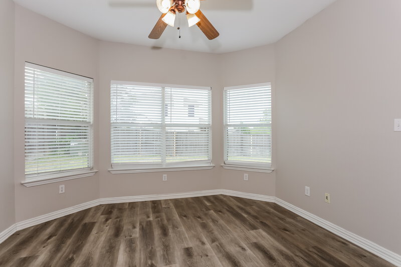 2,550/Mo, 2407 Creekwood St Corinth, TX 76210 Main Bedroom View