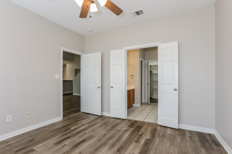 2,550/Mo, 2407 Creekwood St Corinth, TX 76210 Main Bedroom View 2