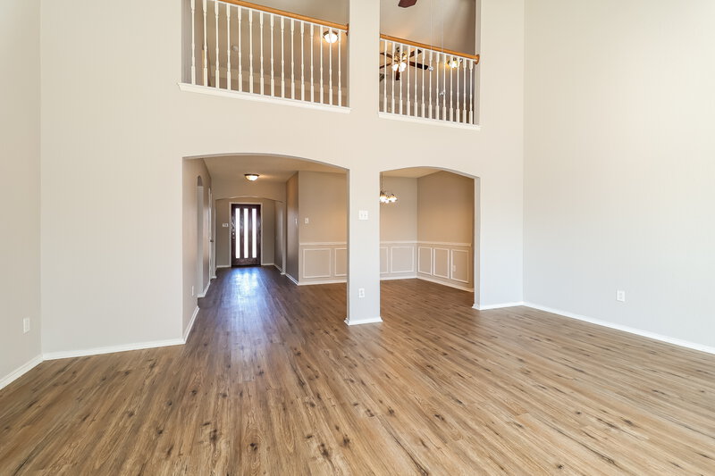 2,670/Mo, 1902 Salt Flats Trl Arlington, TX 76002 Living Room View 2
