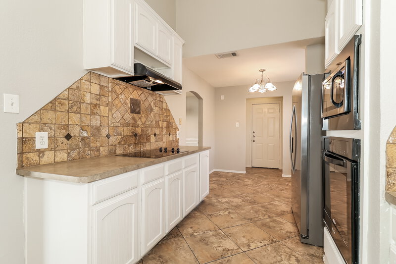 2,670/Mo, 1902 Salt Flats Trl Arlington, TX 76002 Kitchen View