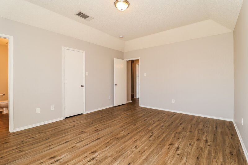 2,670/Mo, 1902 Salt Flats Trl Arlington, TX 76002 Main Bedroom View 2
