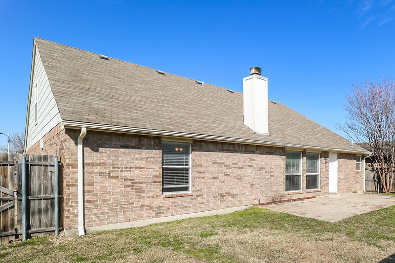 2,670/Mo, 1902 Salt Flats Trl Arlington, TX 76002 Rear View