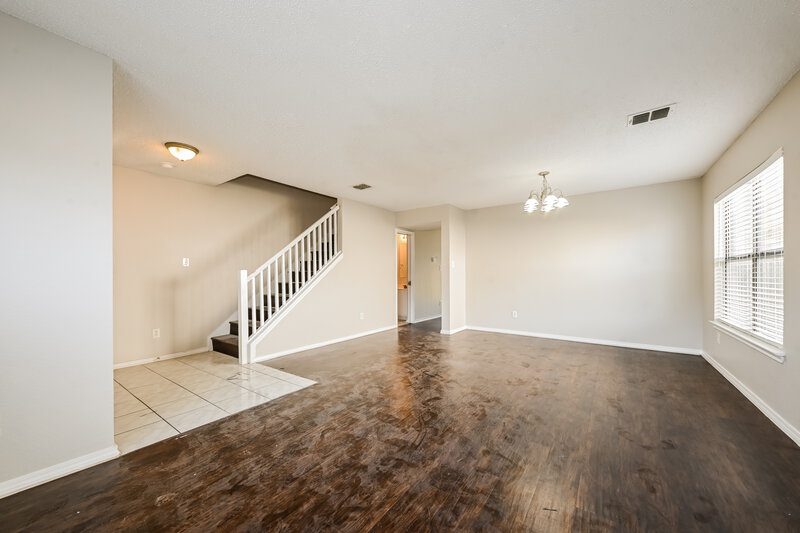 2,330/Mo, 3109 Pine Valley Dr Grand Prairie, TX 75052 Living Room View