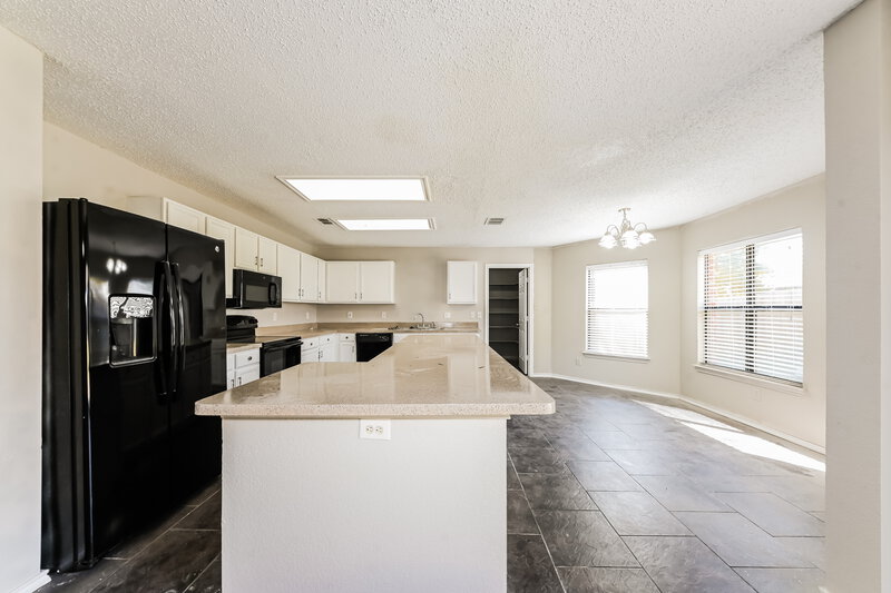 2,330/Mo, 3109 Pine Valley Dr Grand Prairie, TX 75052 Kitchen View