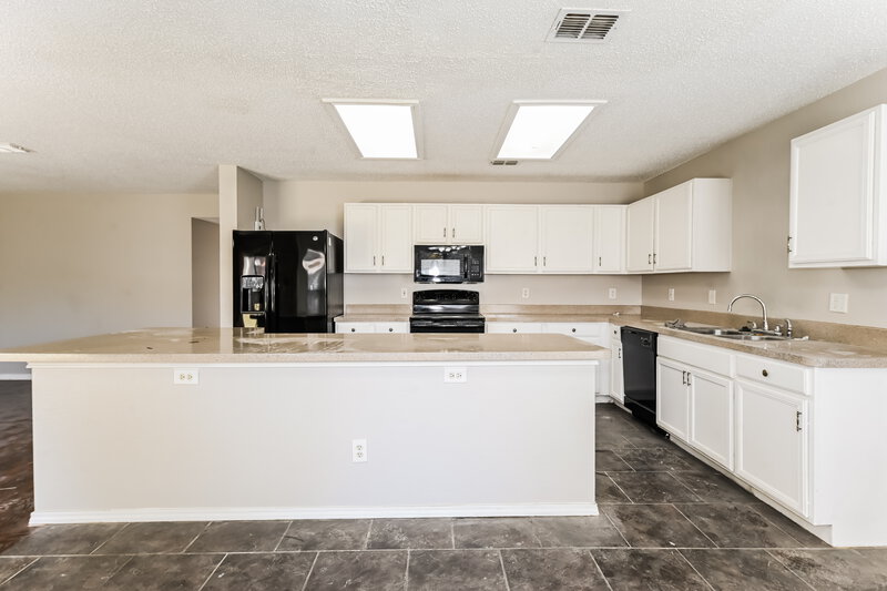 2,330/Mo, 3109 Pine Valley Dr Grand Prairie, TX 75052 Kitchen View 2