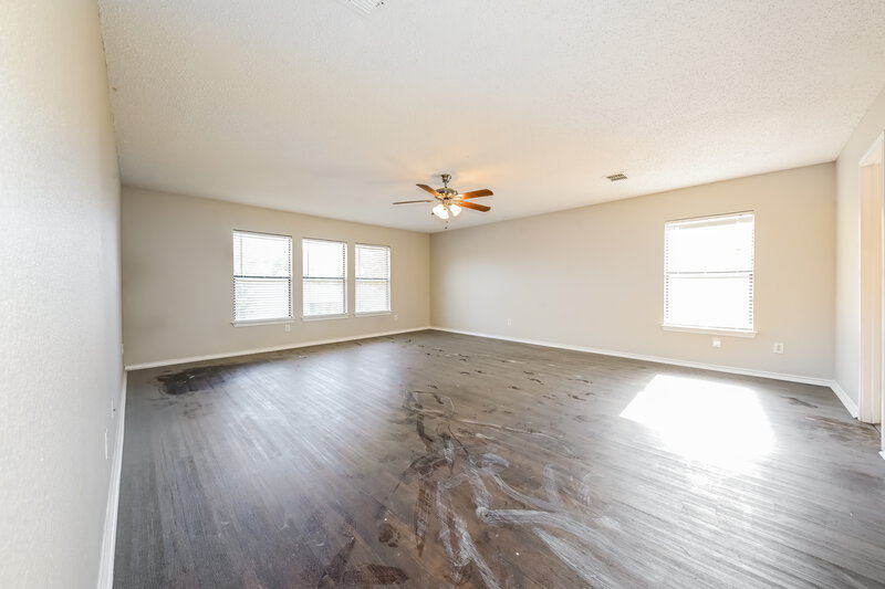 2,330/Mo, 3109 Pine Valley Dr Grand Prairie, TX 75052 Main Bedroom View