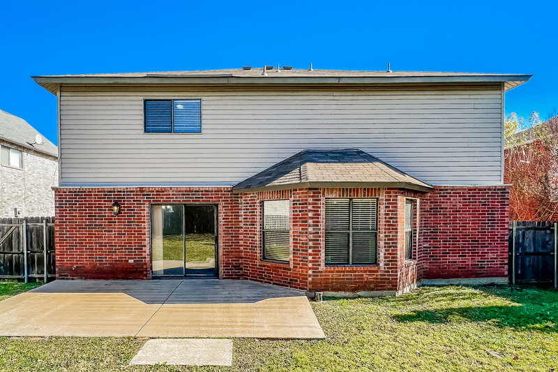 2,330/Mo, 3109 Pine Valley Dr Grand Prairie, TX 75052 Rear View