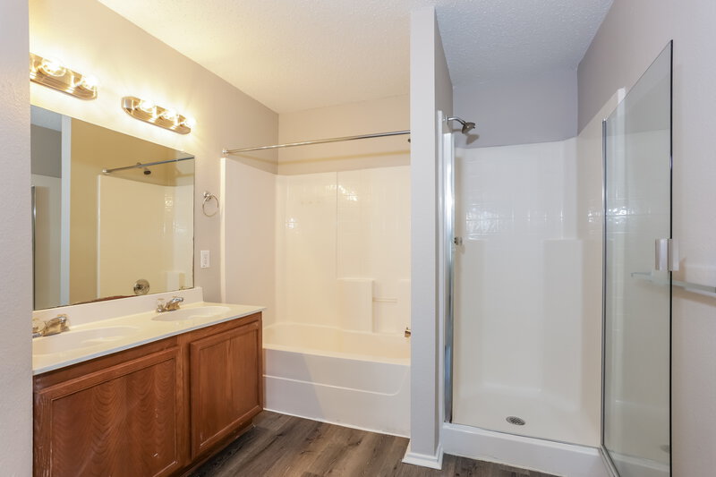 1,965/Mo, 5124 Weather Rock Ln Fort Worth, TX 76179 Main Bathroom View