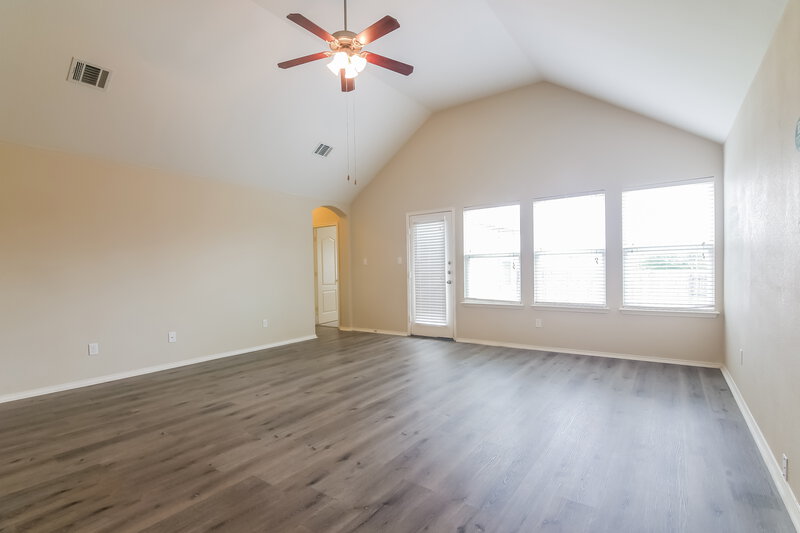 2,565/Mo, 5408 Creek Hill Ln Fort Worth, TX 76179 Living Room View