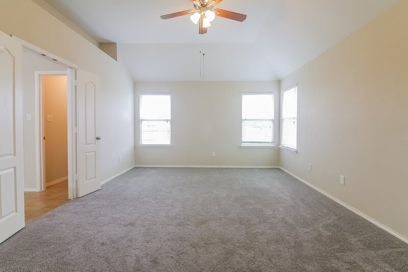 2,565/Mo, 5408 Creek Hill Ln Fort Worth, TX 76179 Bedroom View 3