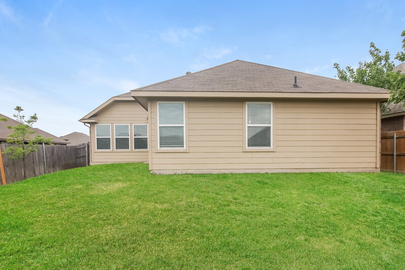 2,565/Mo, 5408 Creek Hill Ln Fort Worth, TX 76179 Rear View