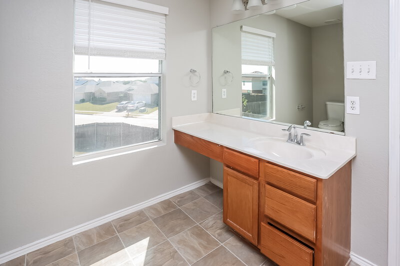 2,465/Mo, 9153 Saint Kitts Rd Fort Worth, TX 76123 Main Bathroom View