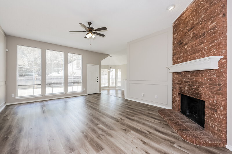 2,175/Mo, 7728 Blossom Dr Fort Worth, TX 76133 Living Room View
