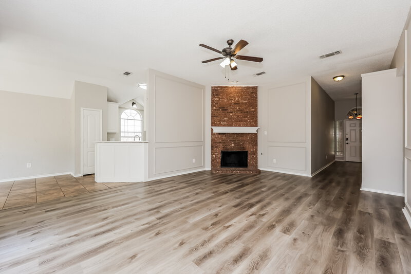 2,175/Mo, 7728 Blossom Dr Fort Worth, TX 76133 Living Room View 3