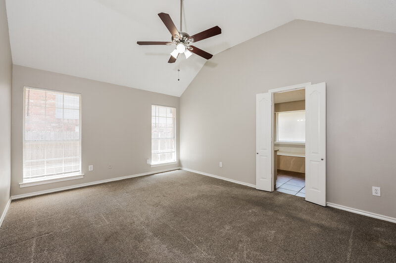 2,175/Mo, 7728 Blossom Dr Fort Worth, TX 76133 Main Bedroom View