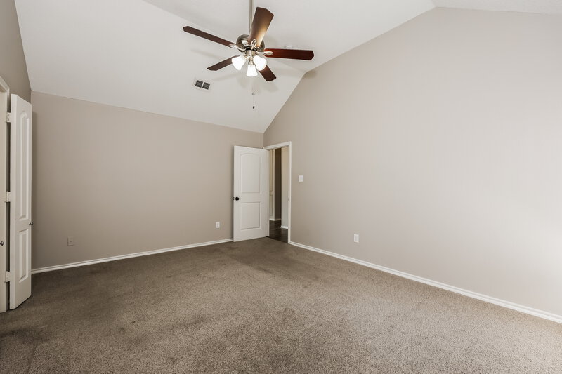 2,175/Mo, 7728 Blossom Dr Fort Worth, TX 76133 Main Bedroom View 2
