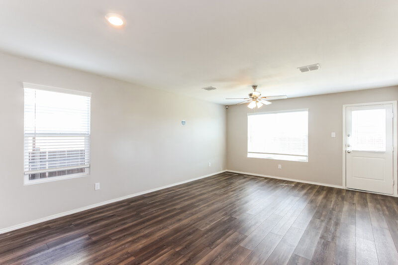 1,955/Mo, 5826 Grindstone Dr Forney, TX 75126 Living Room View