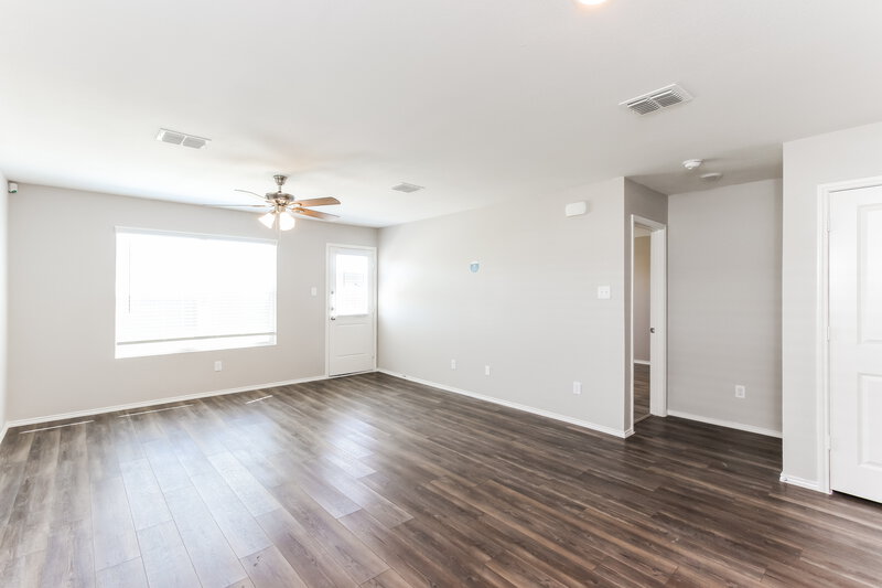 1,955/Mo, 5826 Grindstone Dr Forney, TX 75126 Living Room View 3