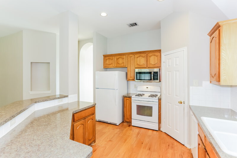 2,275/Mo, 1407 Oxford Dr Mansfield, TX 76063 Kitchen View