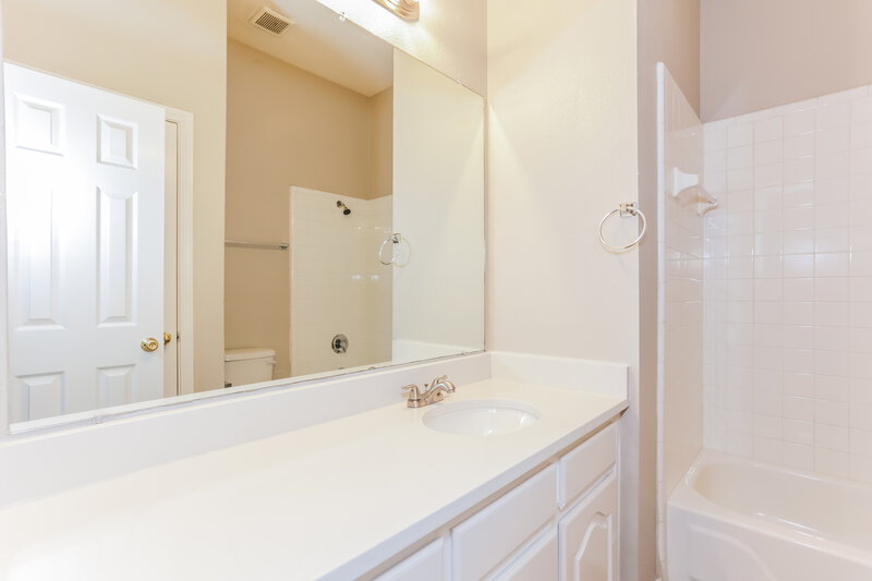 2,275/Mo, 1407 Oxford Dr Mansfield, TX 76063 Bathroom View