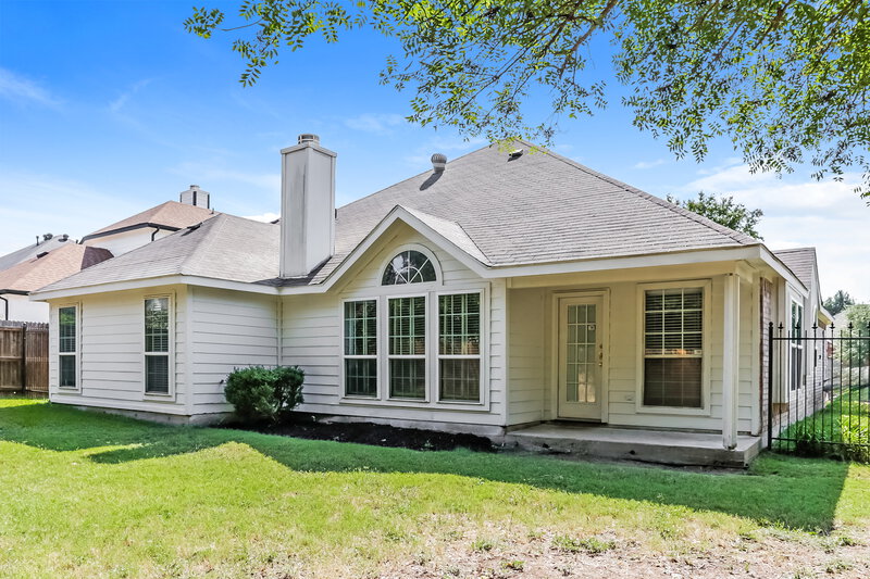 2,275/Mo, 1407 Oxford Dr Mansfield, TX 76063 Rear View