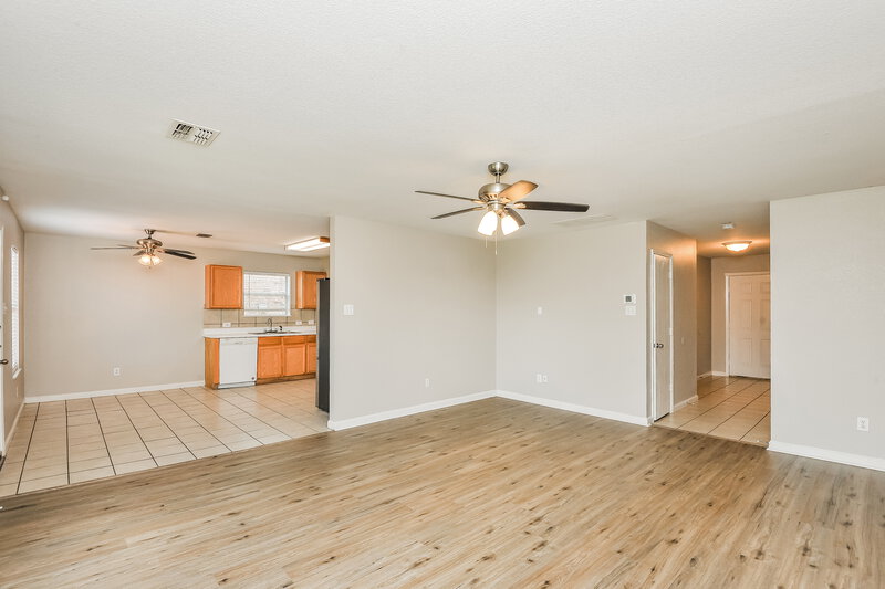 2,555/Mo, 6601 Meadow Way Ln Fort Worth, TX 76179 Living Room View 2