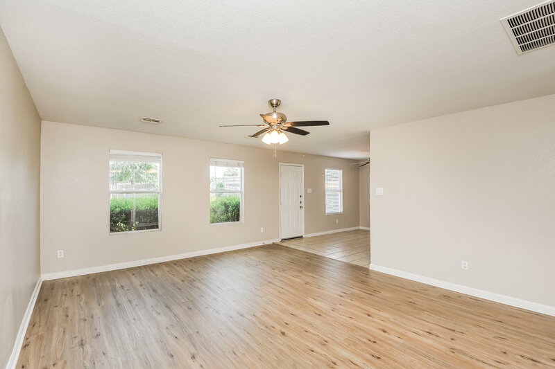 2,555/Mo, 6601 Meadow Way Ln Fort Worth, TX 76179 Living Room View 3