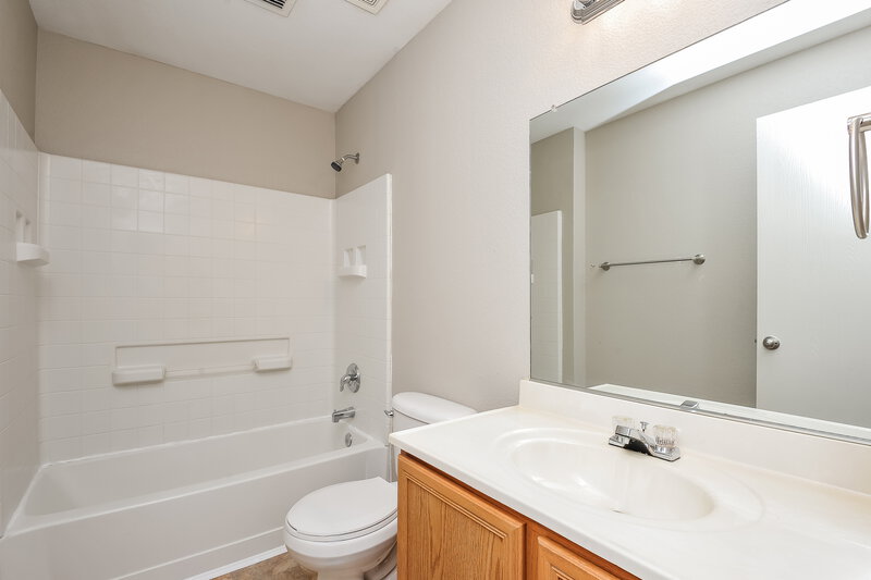2,555/Mo, 6601 Meadow Way Ln Fort Worth, TX 76179 Main Bathroom View