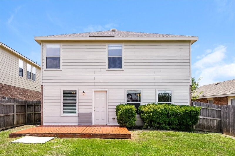 2,555/Mo, 6601 Meadow Way Ln Fort Worth, TX 76179 Rear View