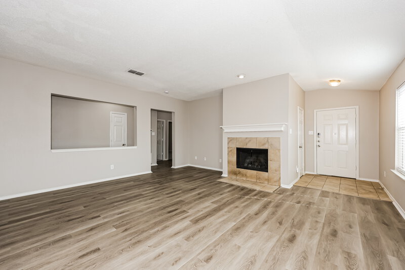 2,015/Mo, 2536 Buffalo Run Burleson, TX 76028 Living Room View