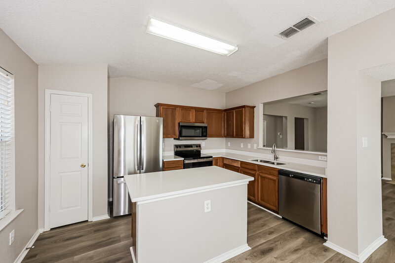 2,015/Mo, 2536 Buffalo Run Burleson, TX 76028 Kitchen View 2