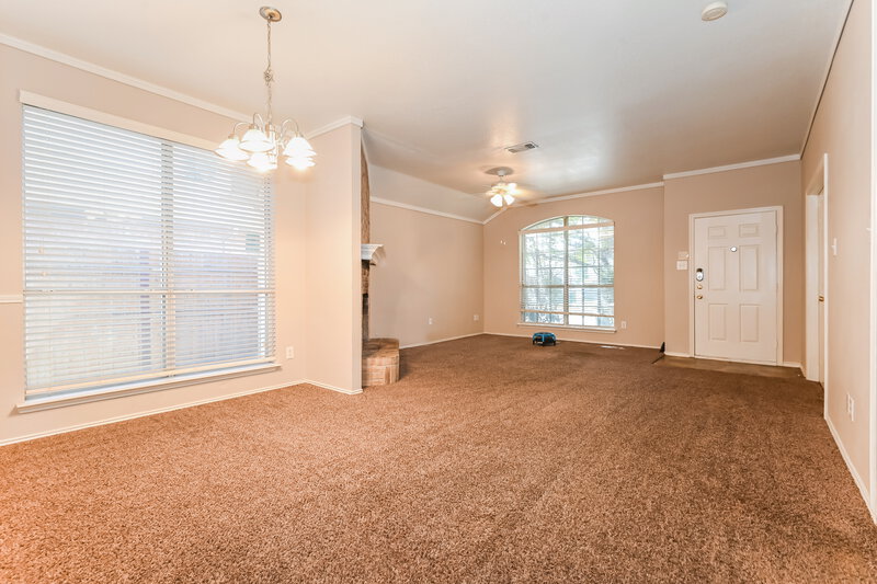2,050/Mo, 714 Catalina Dr Lancaster, TX 75146 Dining Room View