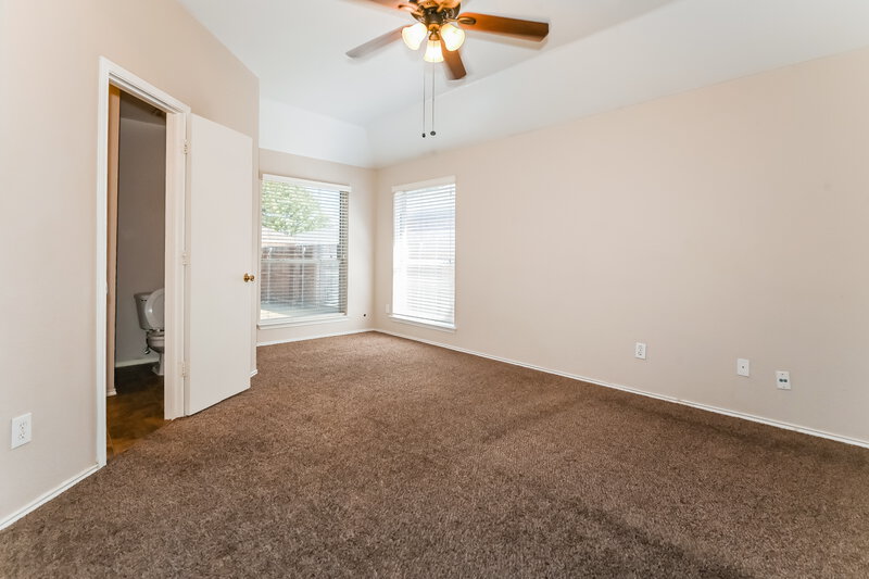 2,050/Mo, 714 Catalina Dr Lancaster, TX 75146 Main Bedroom View