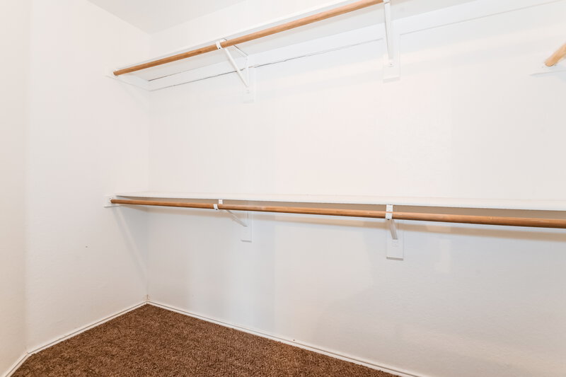2,050/Mo, 714 Catalina Dr Lancaster, TX 75146 Walk In Closet View