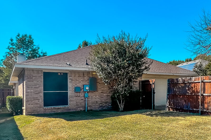 2,050/Mo, 714 Catalina Dr Lancaster, TX 75146 Rear View