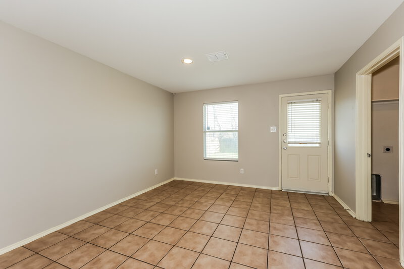 1,915/Mo, 1017 Maidenhair Ln Crowley, TX 76036 Dining Room View