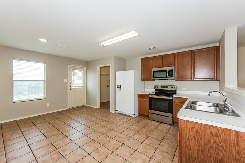 1,915/Mo, 1017 Maidenhair Ln Crowley, TX 76036 Kitchen View