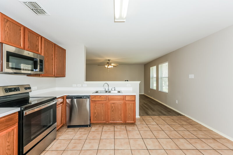 1,915/Mo, 1017 Maidenhair Ln Crowley, TX 76036 Kitchen View 2
