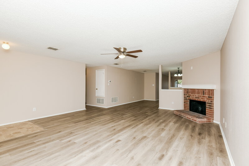1,930/Mo, 4008 Golden Horn Ln Fort Worth, TX 76123 Living Room View 2