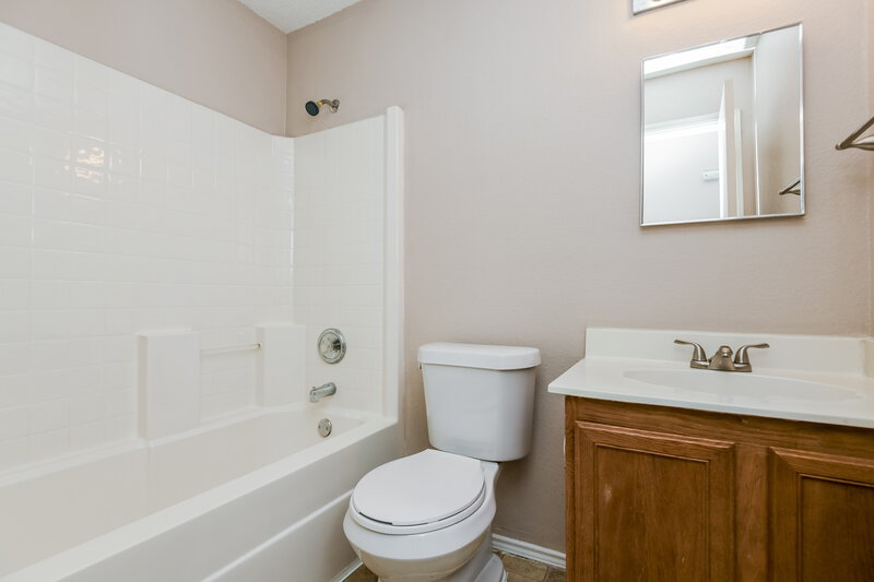 1,930/Mo, 4008 Golden Horn Ln Fort Worth, TX 76123 Bathroom View