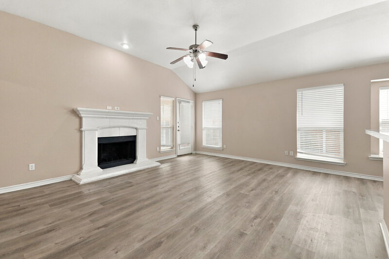 2,505/Mo, 129 Oriole Dr Anna, TX 75409 Living Room View