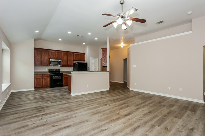 2,155/Mo, 129 Oriole Dr Anna, TX 75409 Living Room View 2